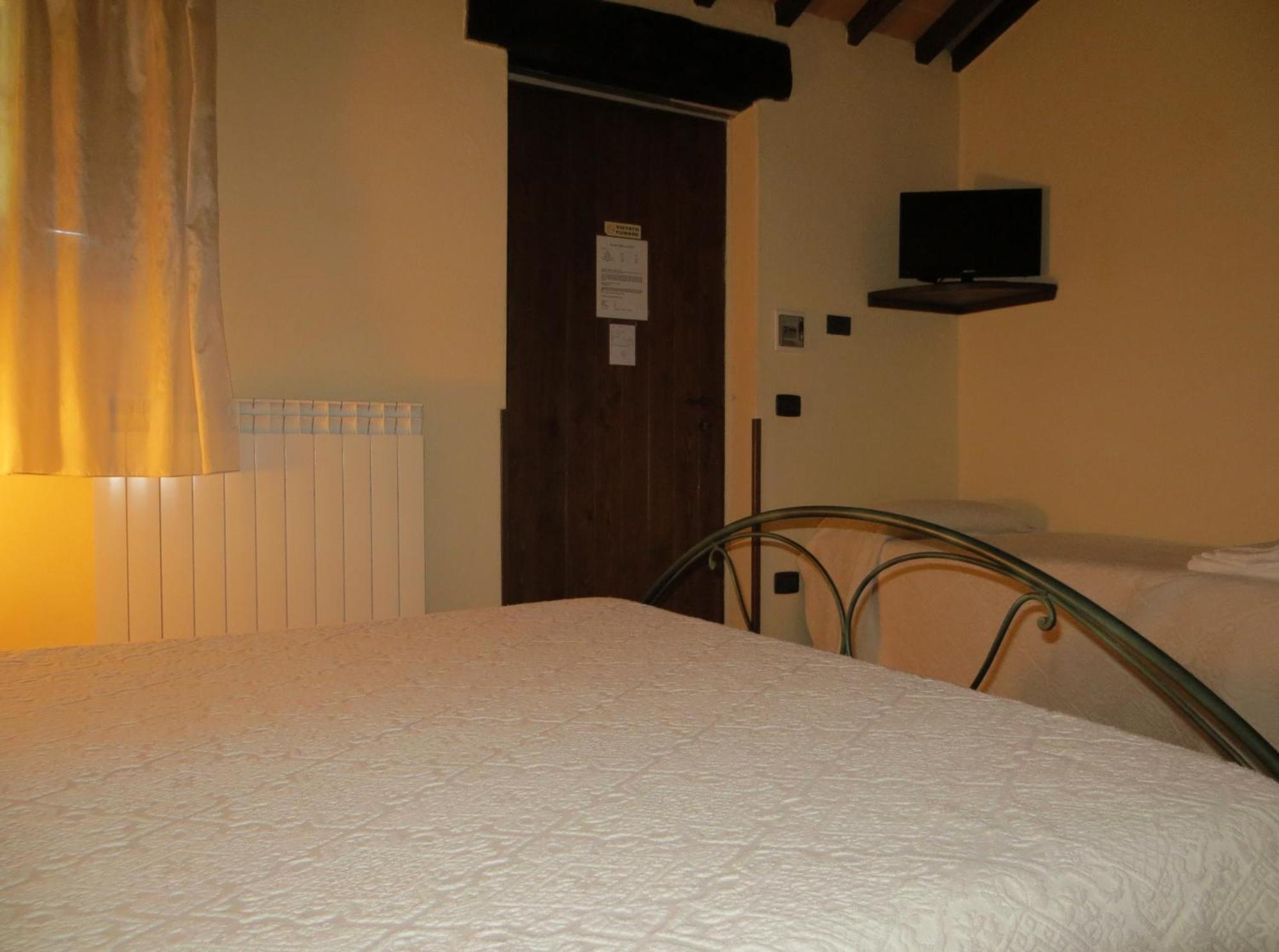 Agriturismo Casale Delle Lucrezie Todi Buitenkant foto