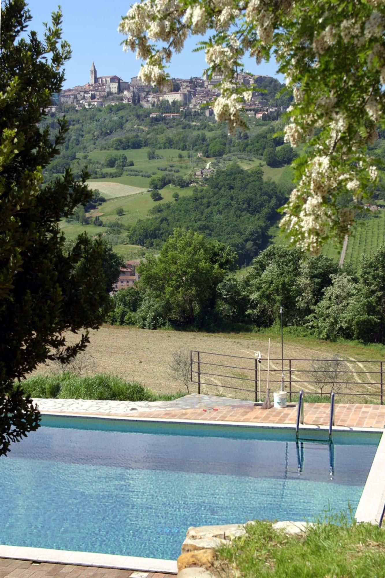 Agriturismo Casale Delle Lucrezie Todi Buitenkant foto