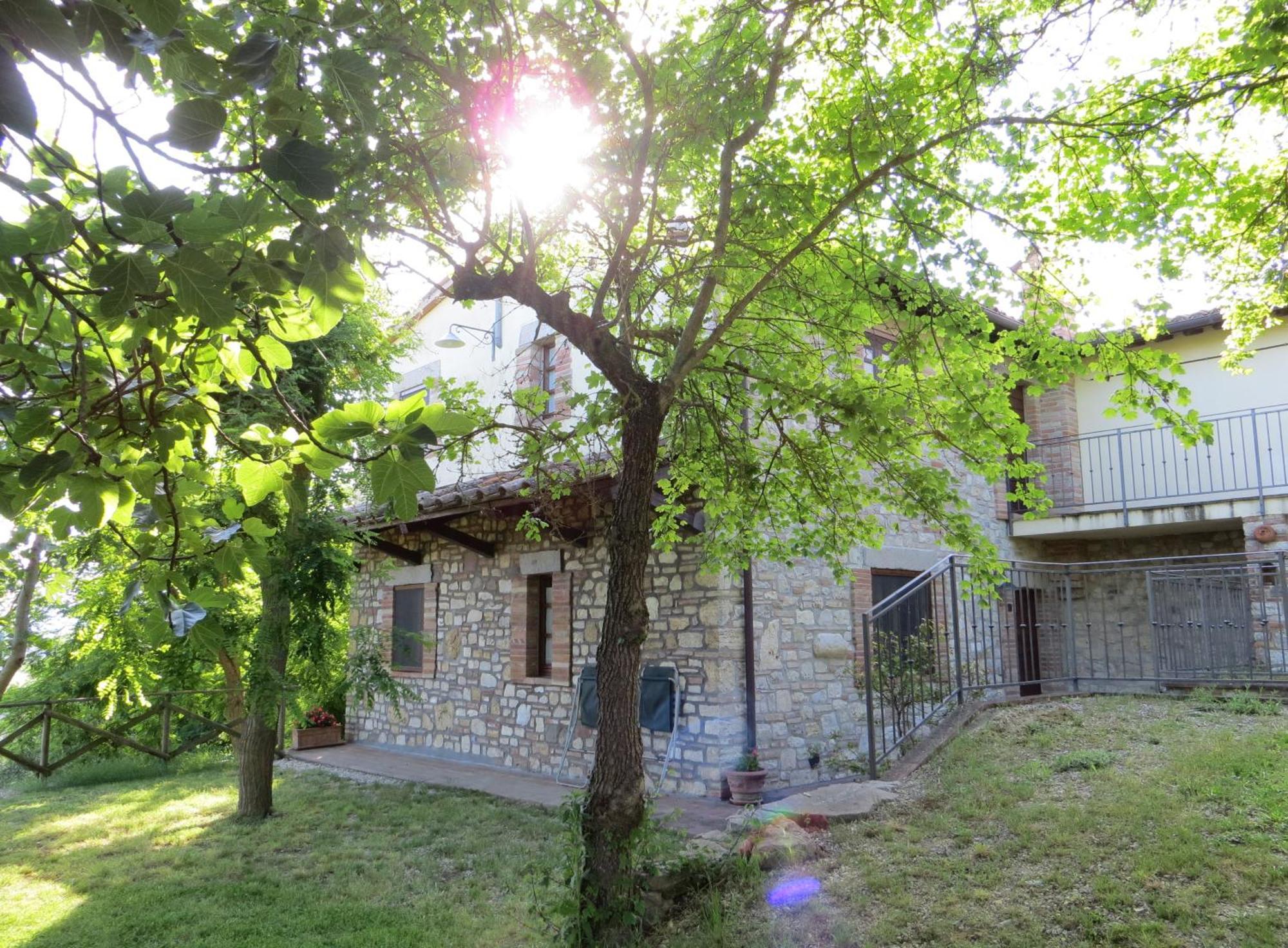 Agriturismo Casale Delle Lucrezie Todi Buitenkant foto