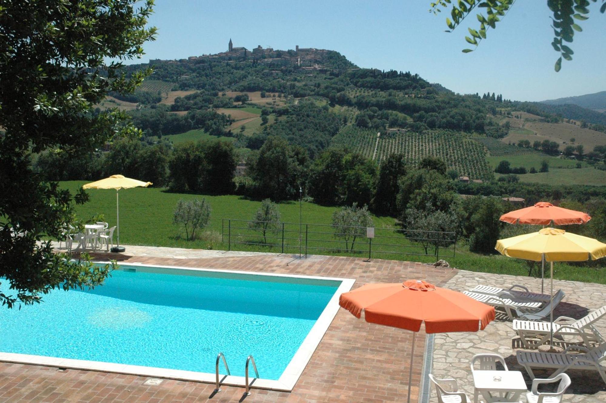 Agriturismo Casale Delle Lucrezie Todi Buitenkant foto